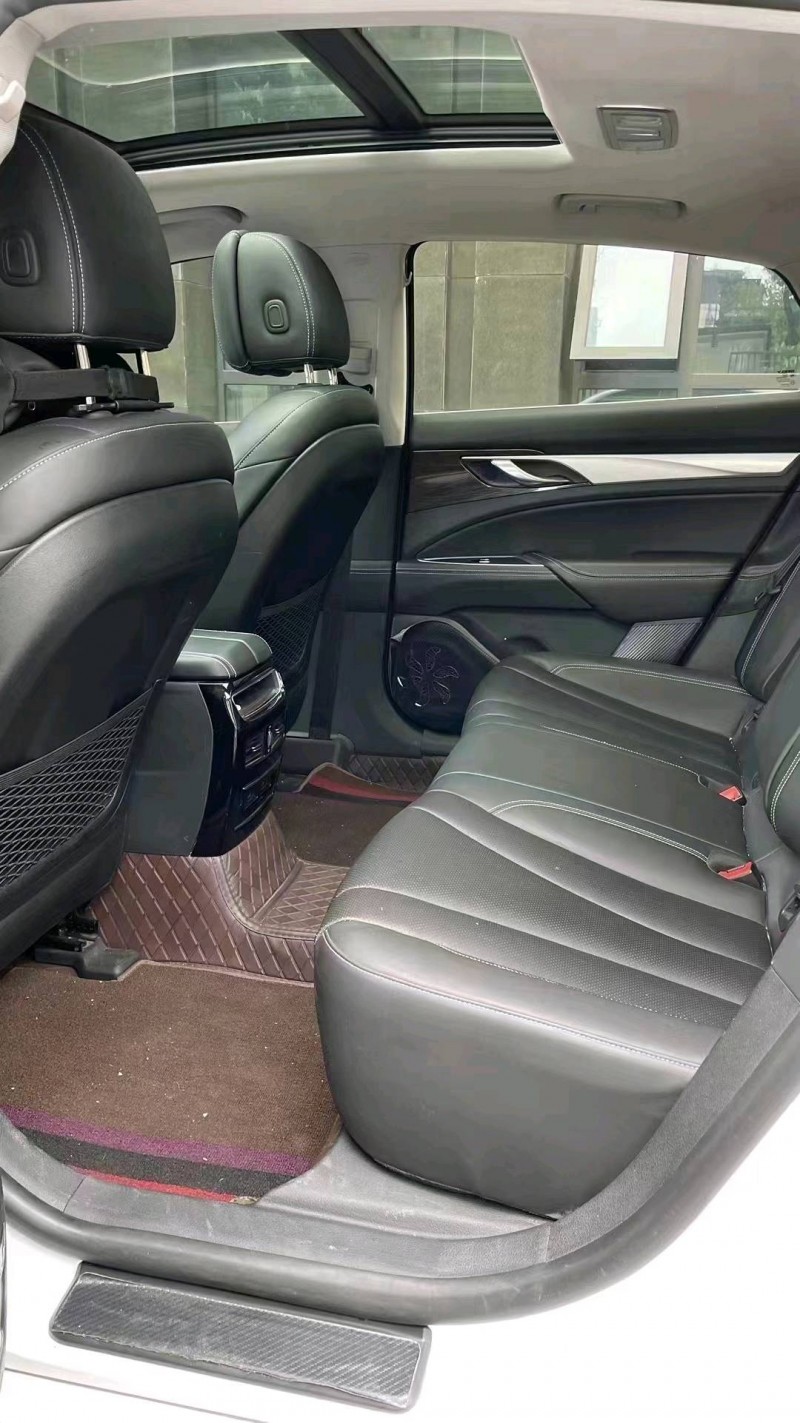 成都20年吉利博瑞9