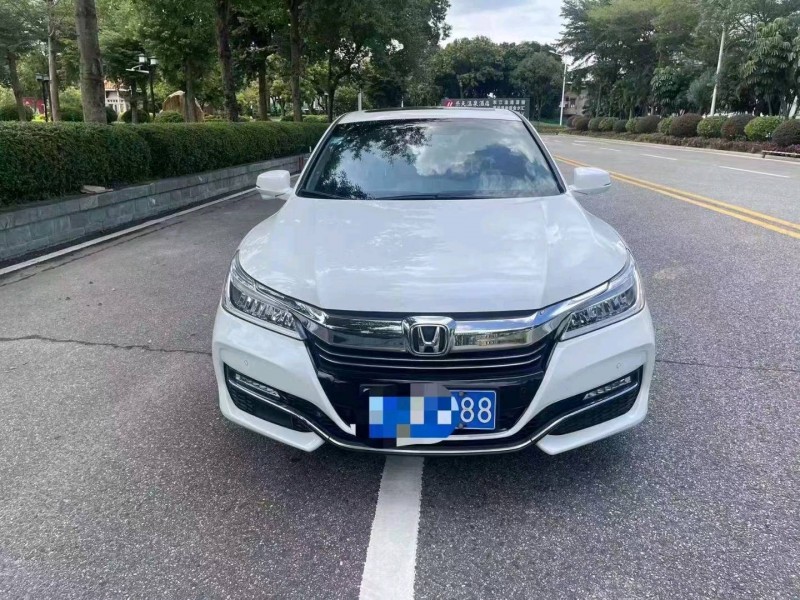 珠海17年本田雅阁1