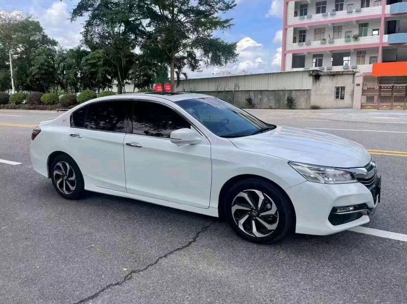 珠海17年本田雅阁2