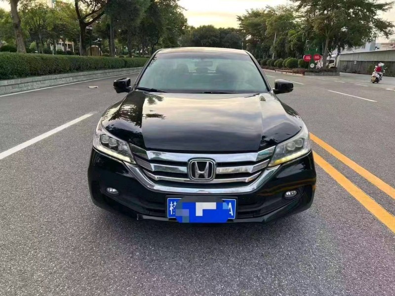 汕头15年本田雅阁1