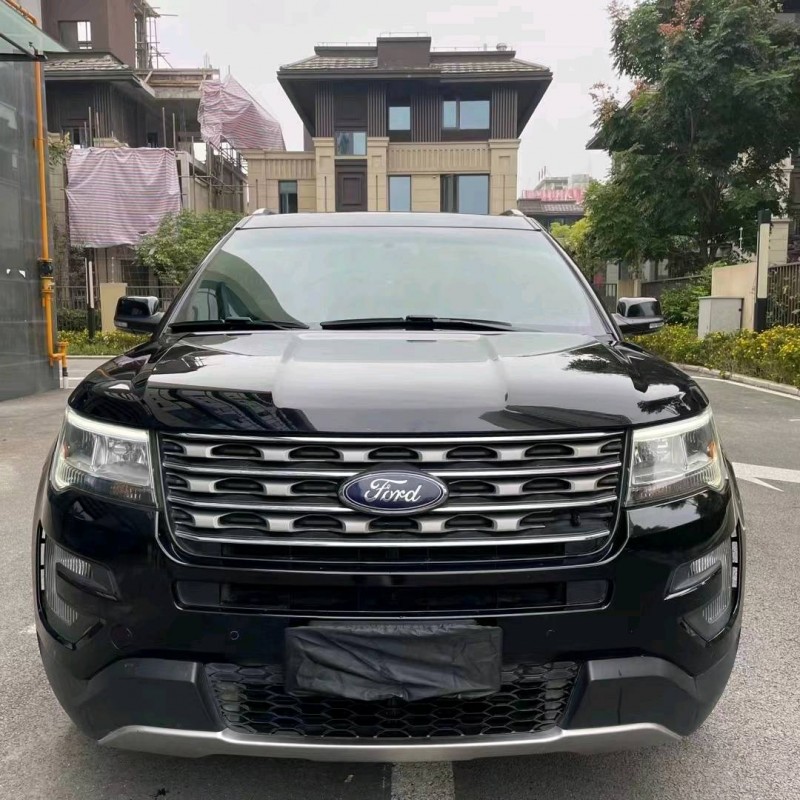 成都16年福特探险者1