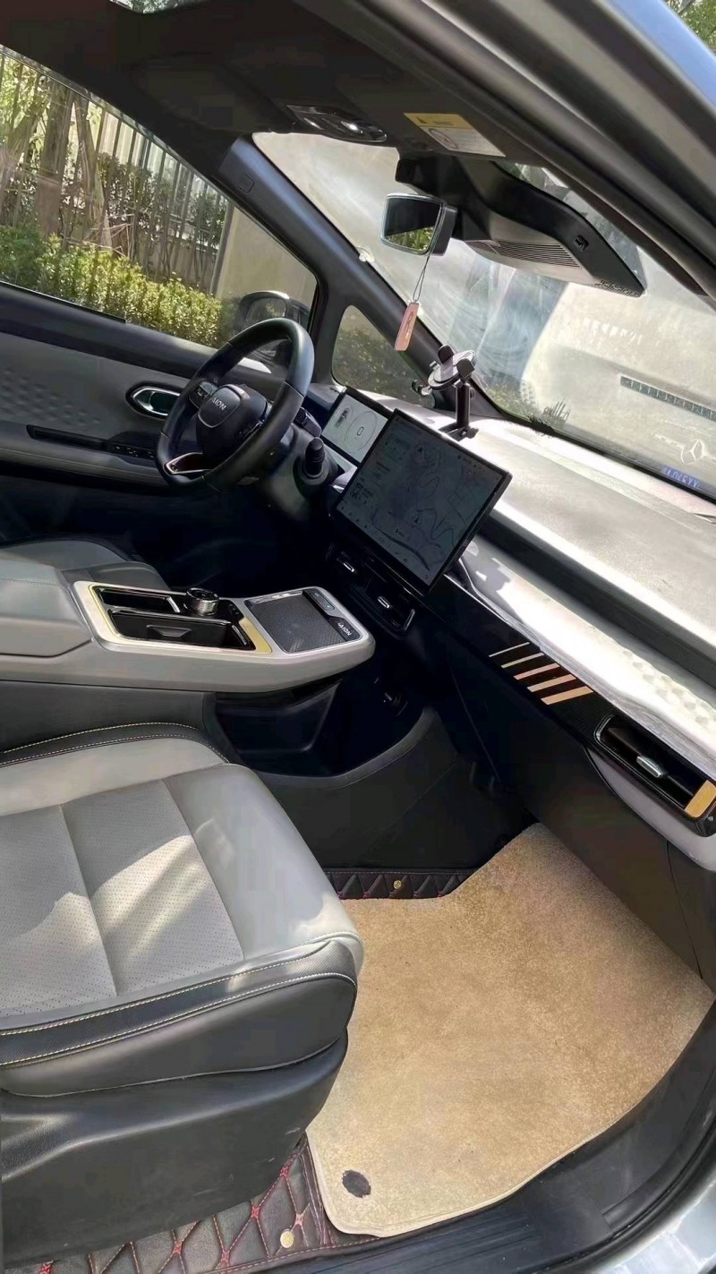 成都22年传祺埃安Y8