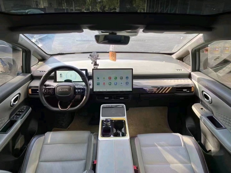 成都22年传祺埃安Y9