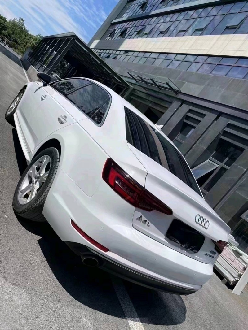 成都18年奥迪A4L3