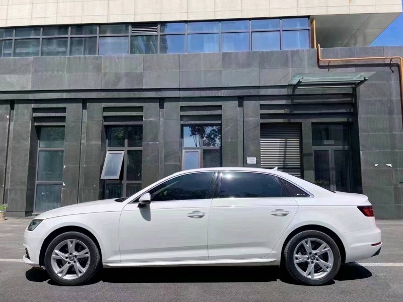 成都18年奥迪A4L4