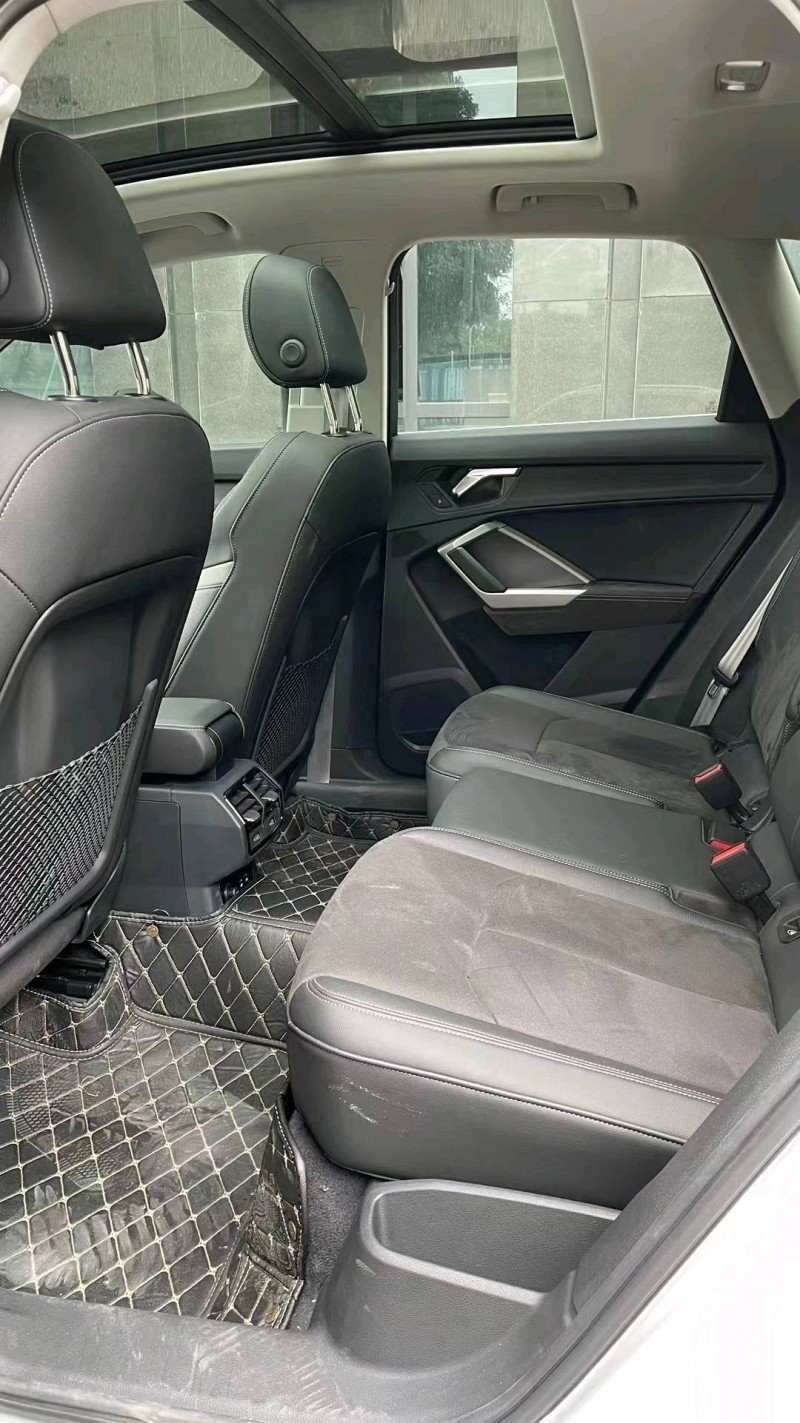 成都22年奥迪Q37