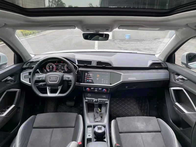 成都22年奥迪Q39