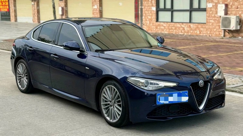 珠海19年阿尔法·罗密欧Giulia9