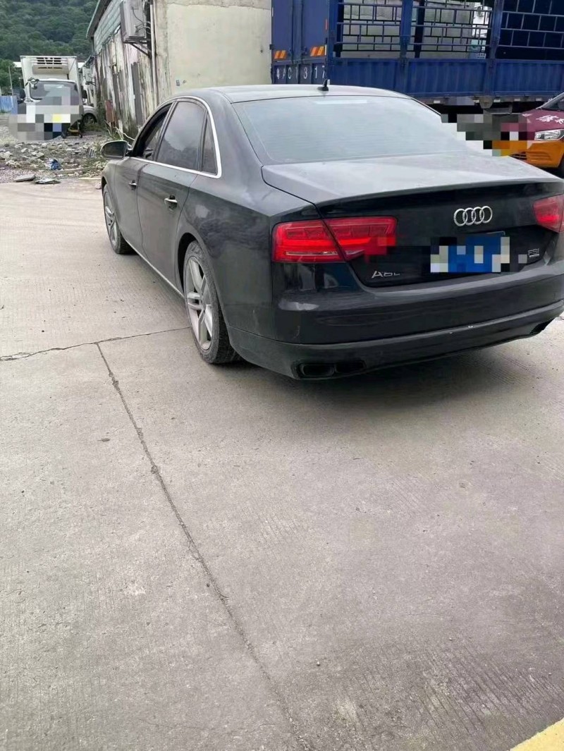 嘉兴11年奥迪A8L4