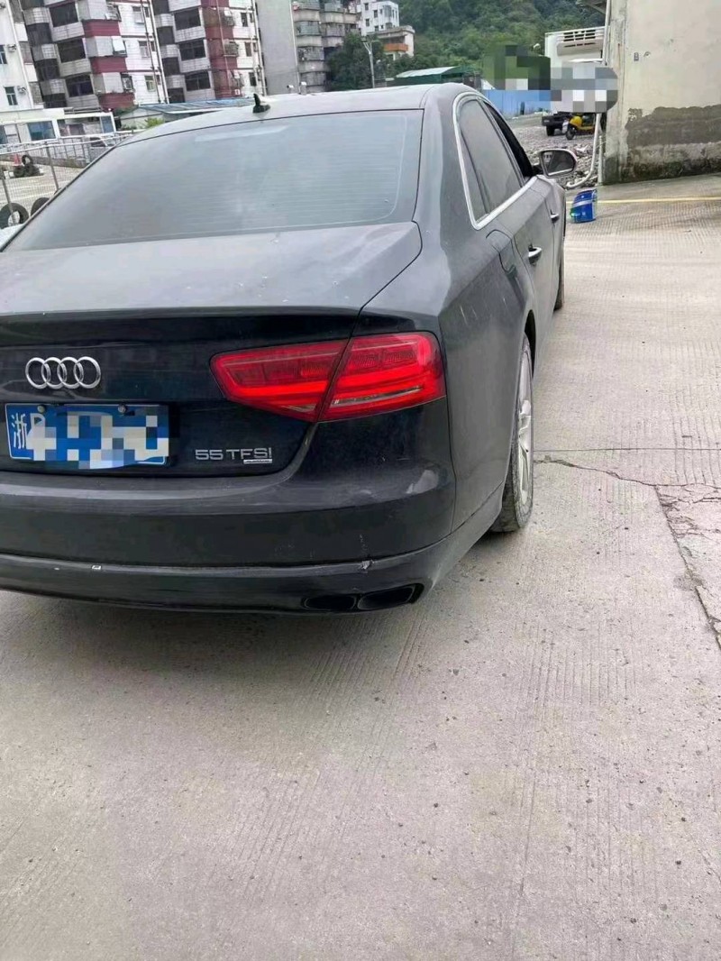 嘉兴11年奥迪A8L6