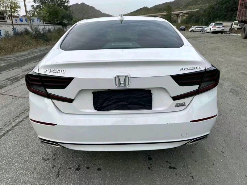 邢台20年本田雅阁5