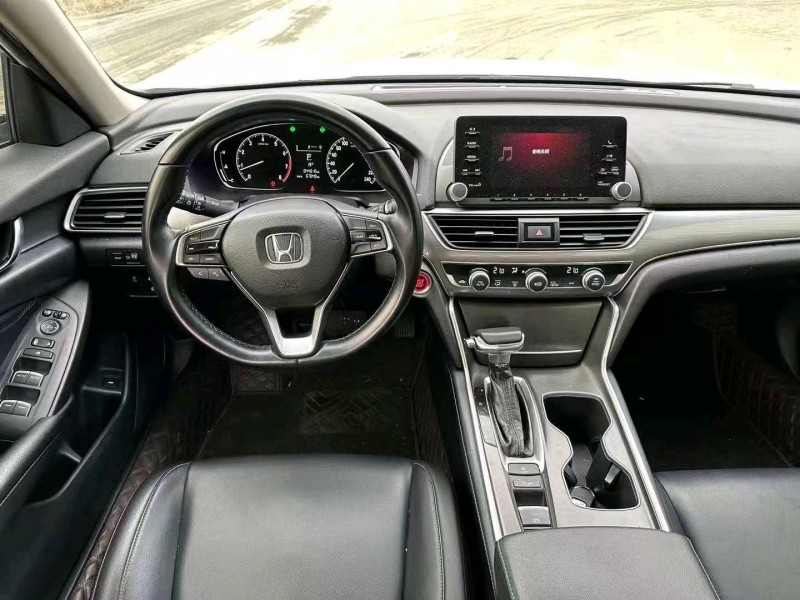 邢台20年本田雅阁8