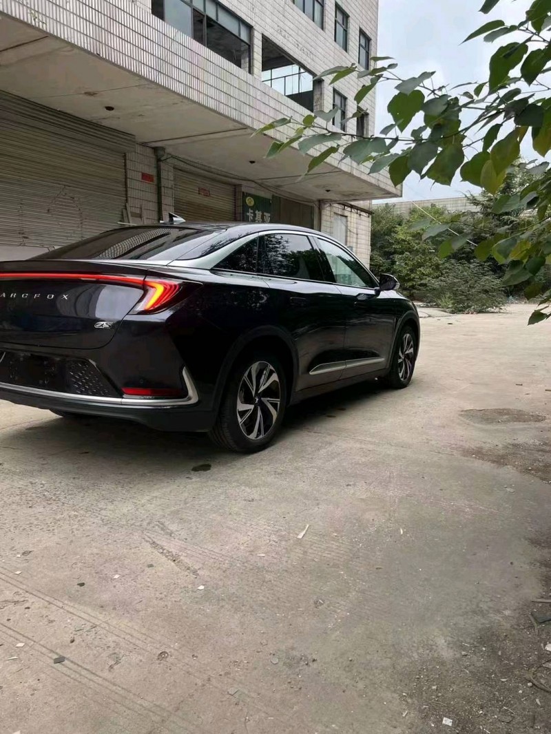 邯郸23年极狐汽车阿尔法8