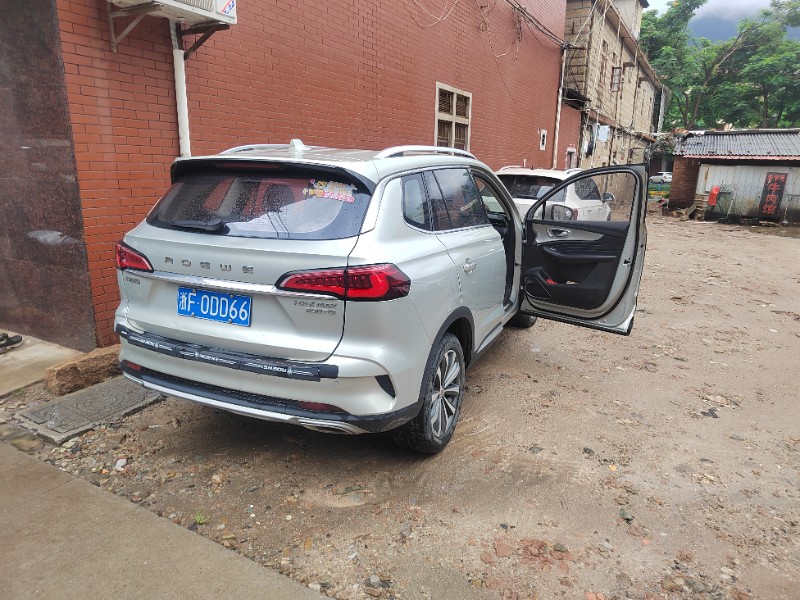 泉州20年榮威RX51