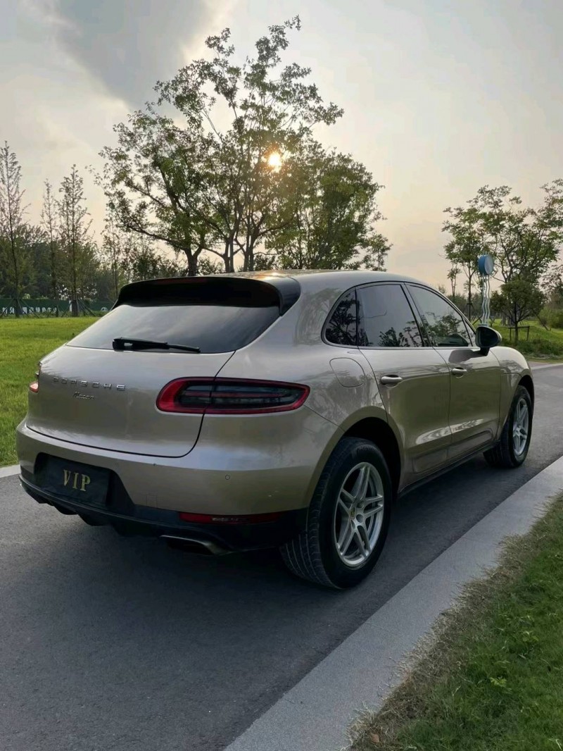 宿迁16年保时捷Macan4