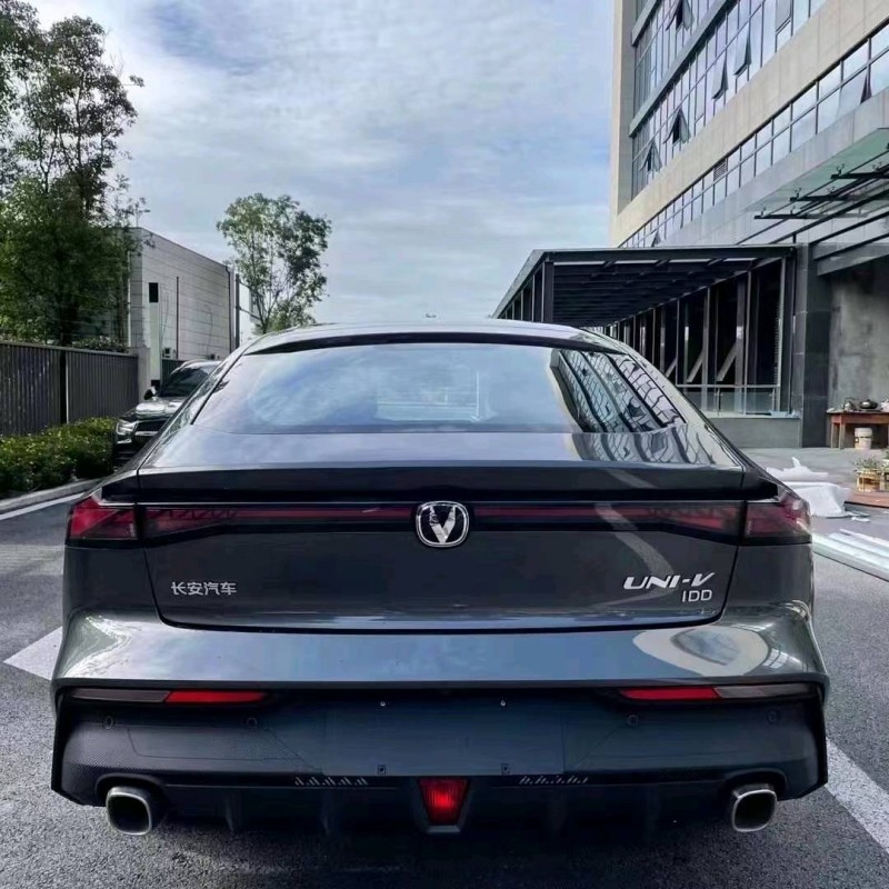 成都23年长安汽车UNI-V4