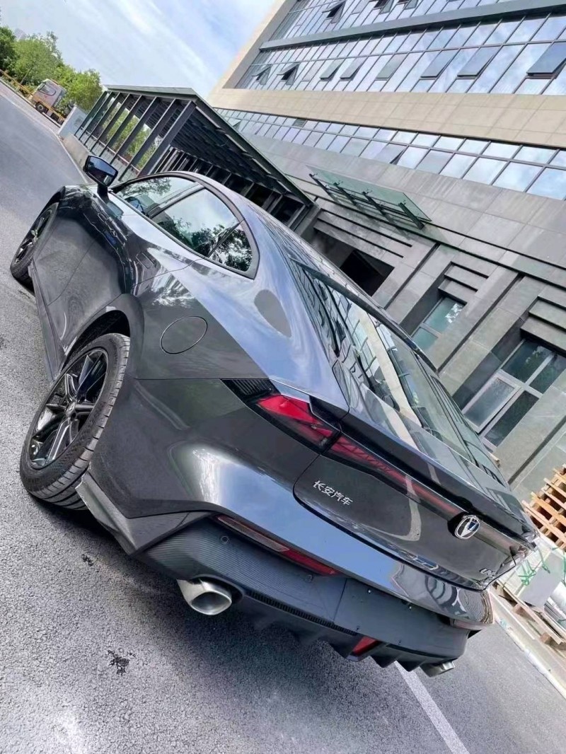 成都23年长安汽车UNI-V6