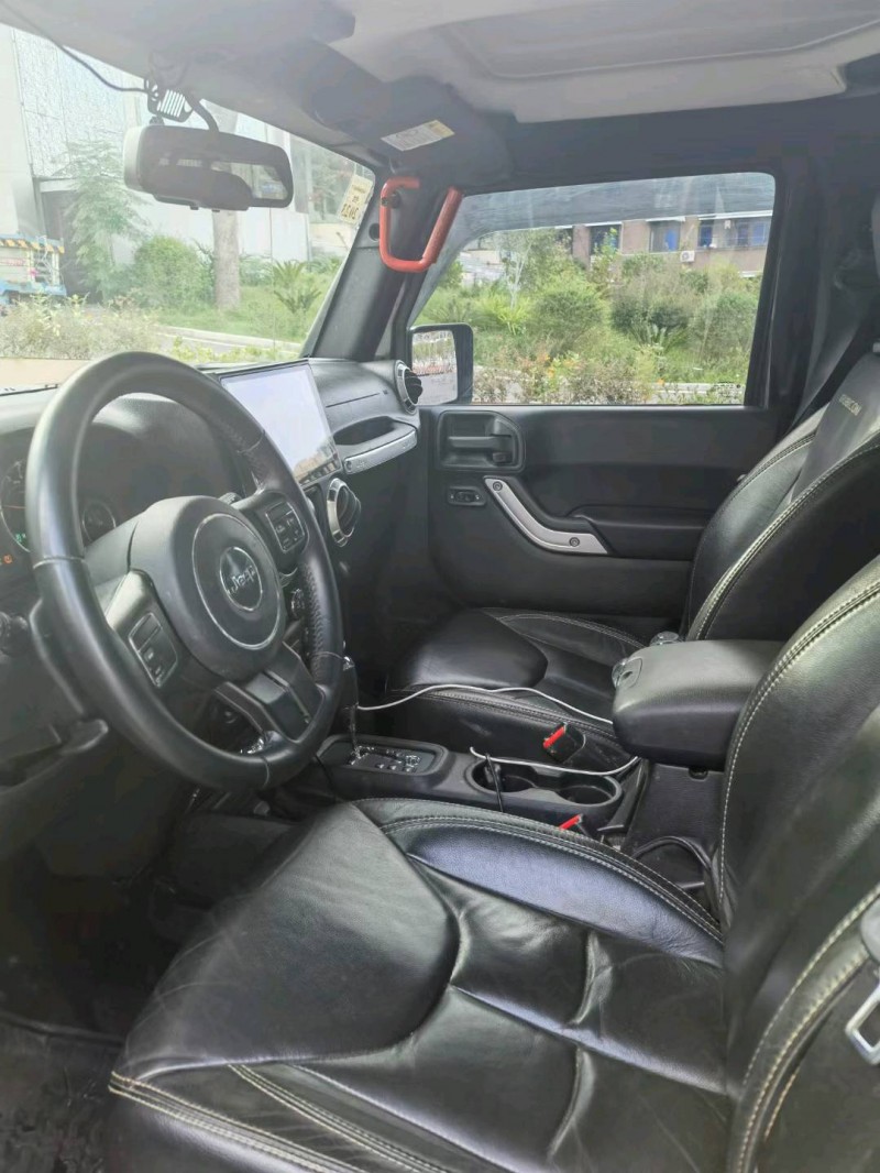 宜昌15年Jeep牧馬人4