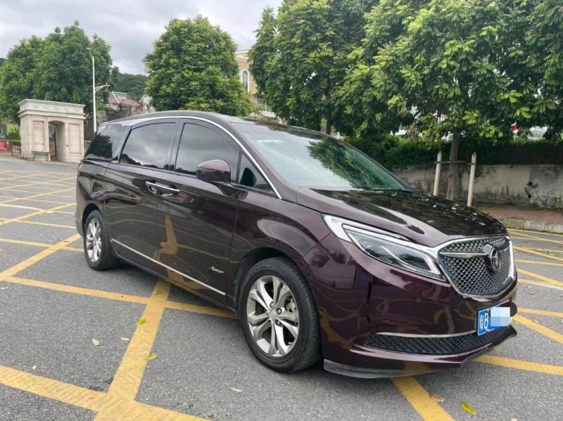 深圳18年别克GL82