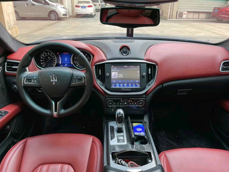 潍坊15年玛莎拉蒂Ghibli6