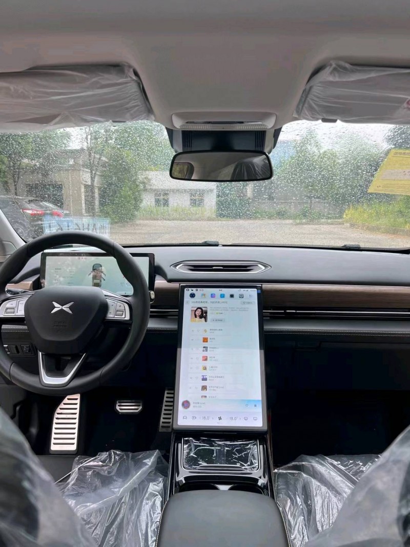 襄陽23年小鵬汽車P57