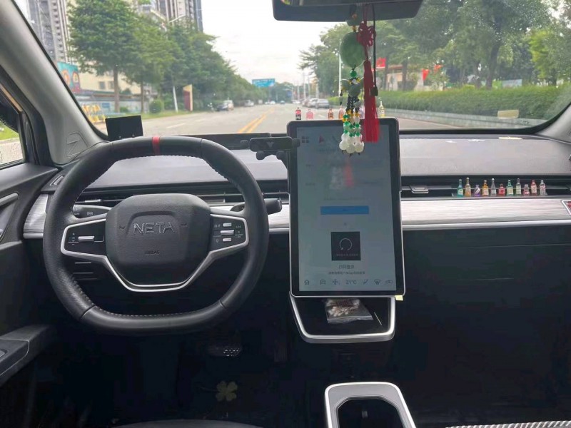 珠海23年哪吒V8