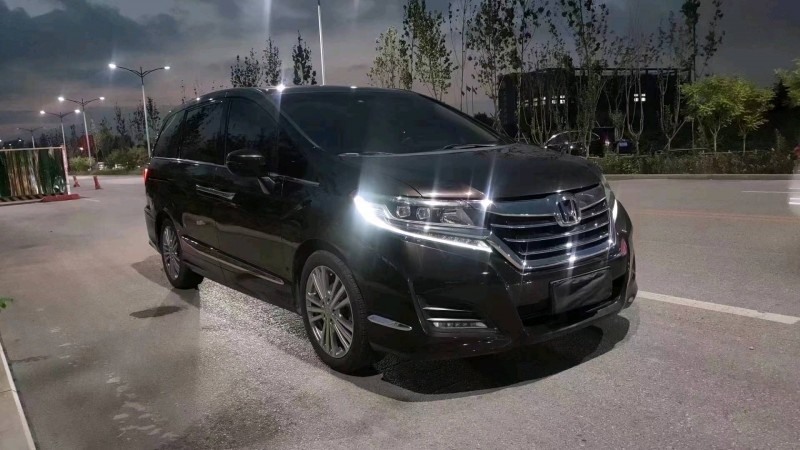 邢台17年本田艾力绅3