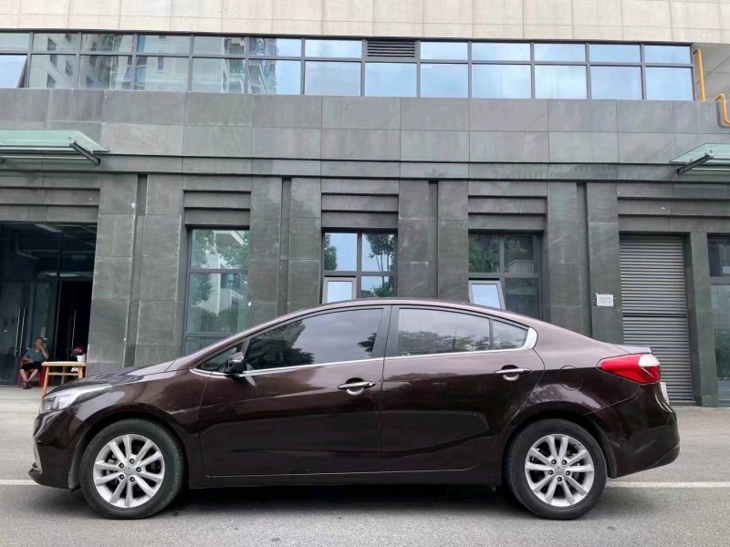 成都16年起亚K33