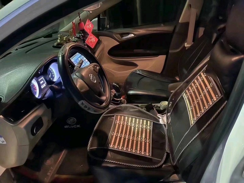 淄博16年别克威朗7