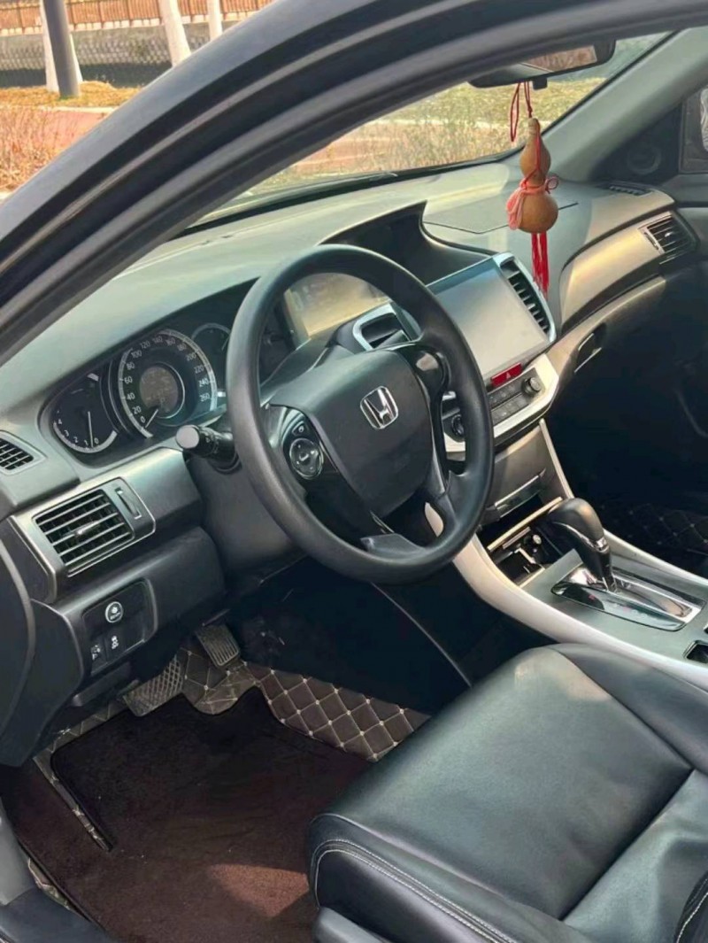 苏州15年本田雅阁7