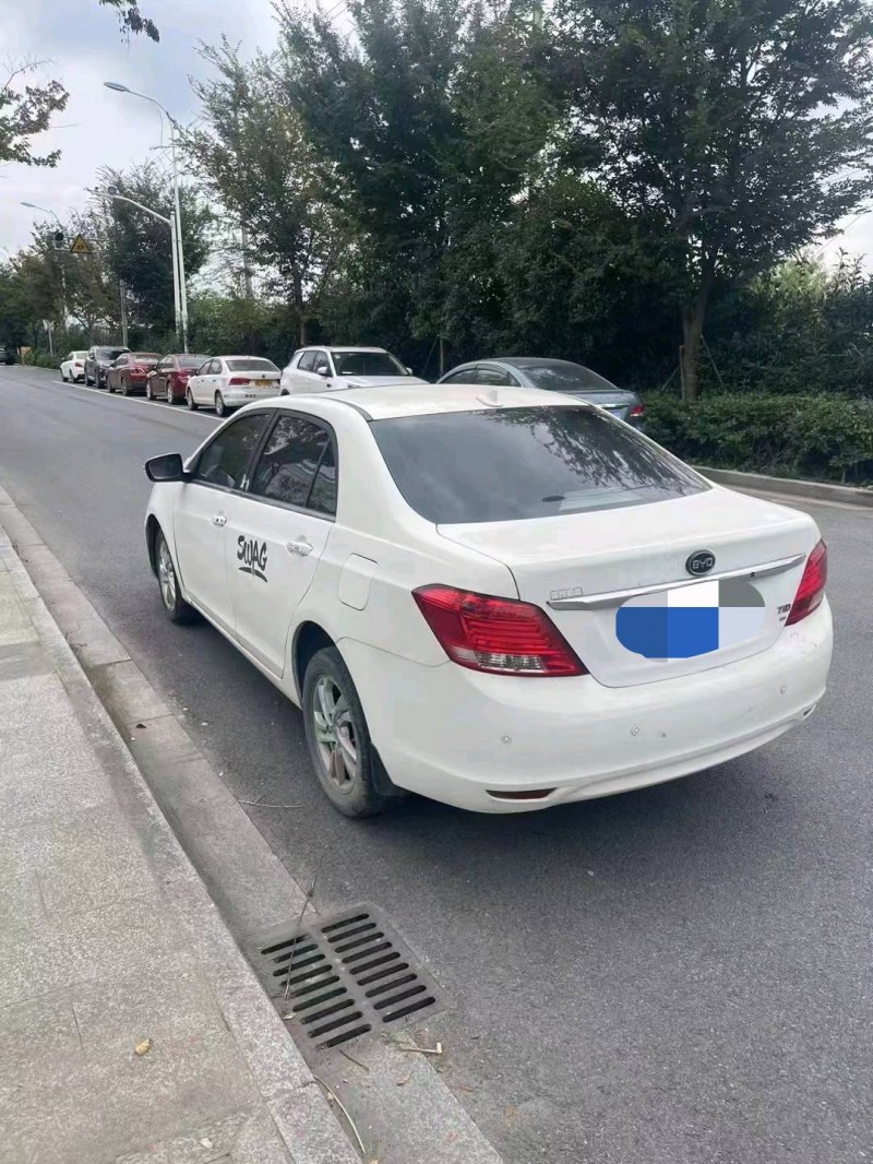 嘉兴14年比亚迪速锐3