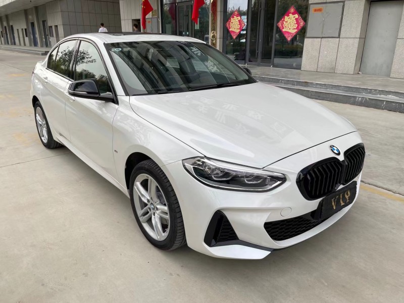 济宁22年宝马1系2