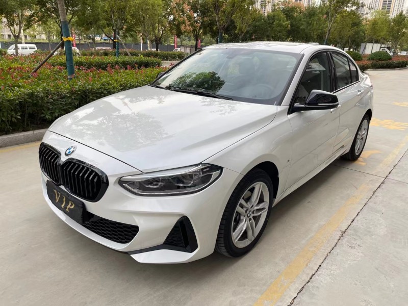 济宁22年宝马1系3