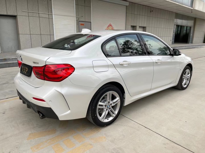 济宁22年宝马1系4