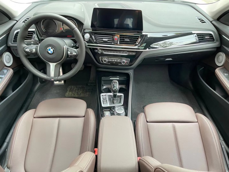 济宁22年宝马1系7