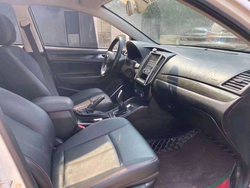 东营18年众泰Z3006