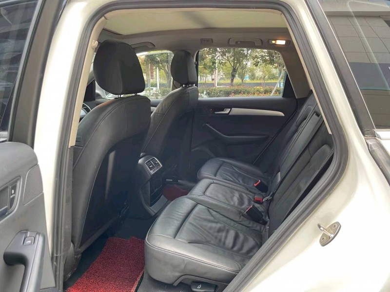 济宁12年奥迪Q56