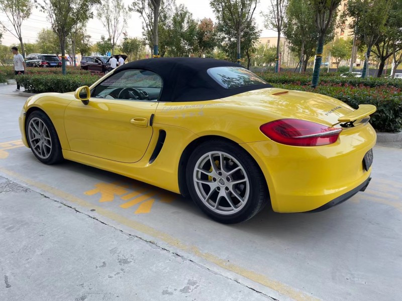 济宁14年保时捷7186