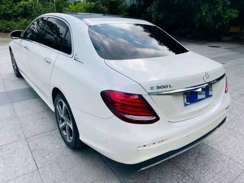 深圳19年奔驰E8