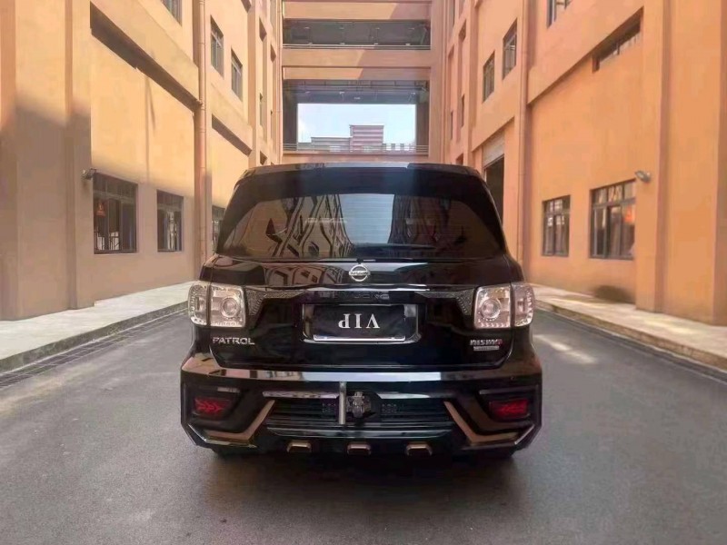 重庆18年日产途乐8