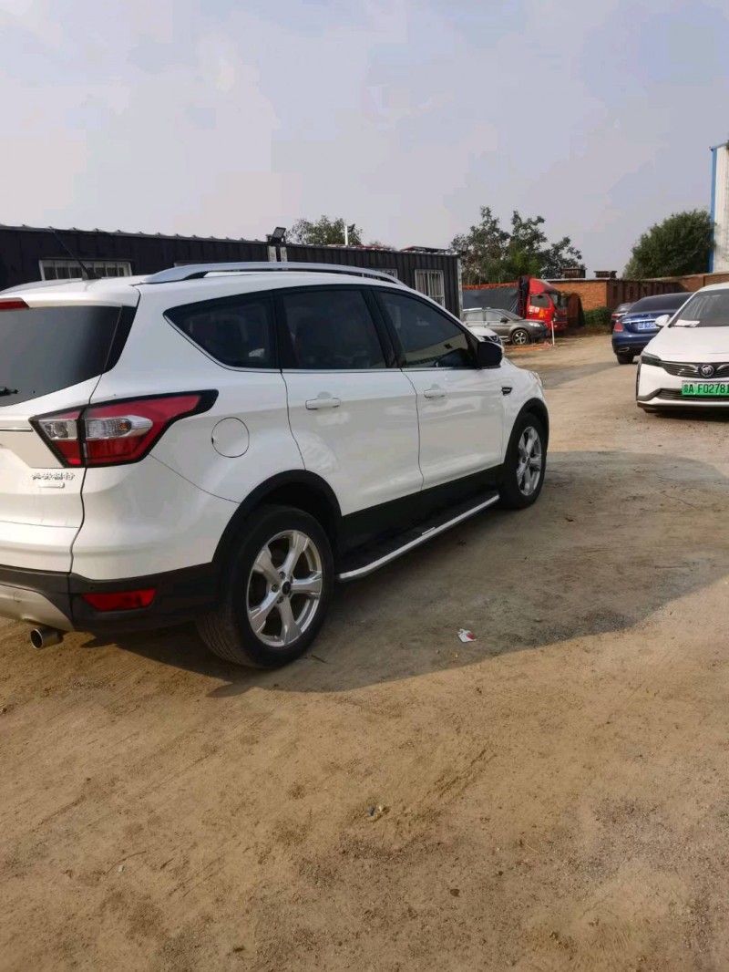 保定17年福特翼虎4