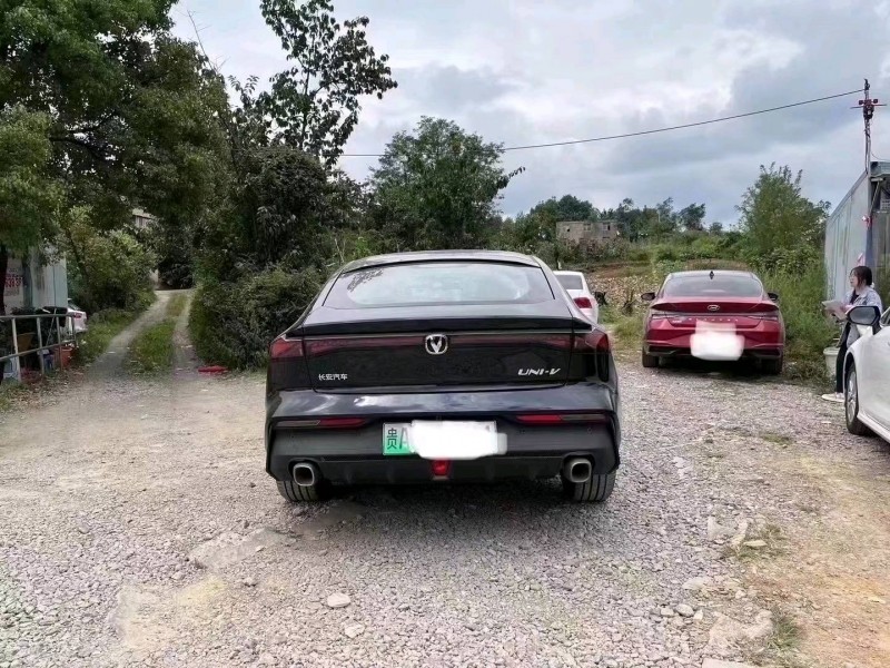 遵義23年長安汽車UNI-V5
