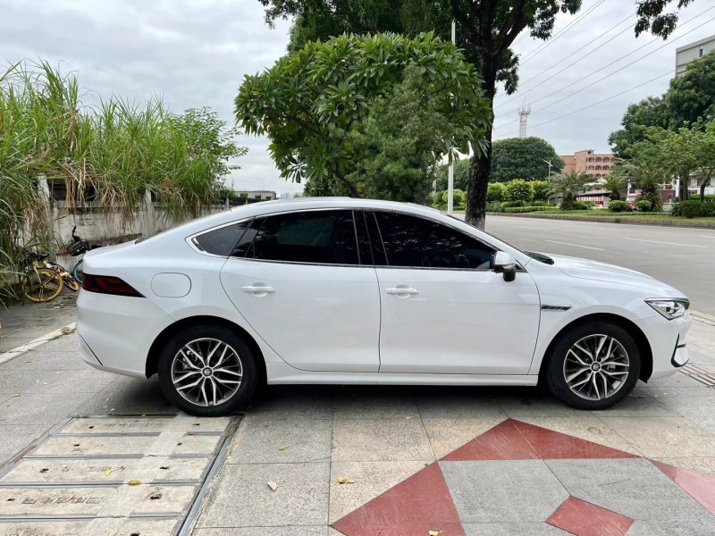 东莞23年比亚迪秦8