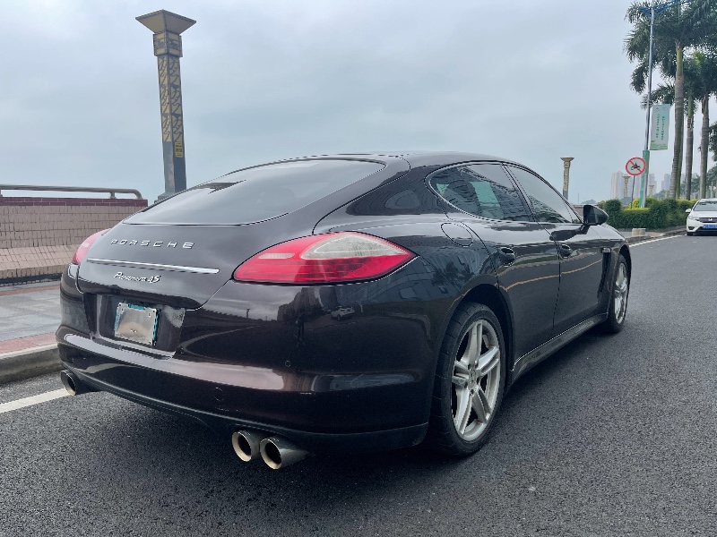 佛山12年保时捷帕拉梅拉9