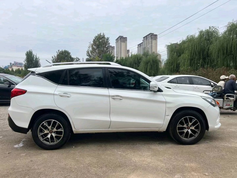 菏泽17年比亚迪宋7