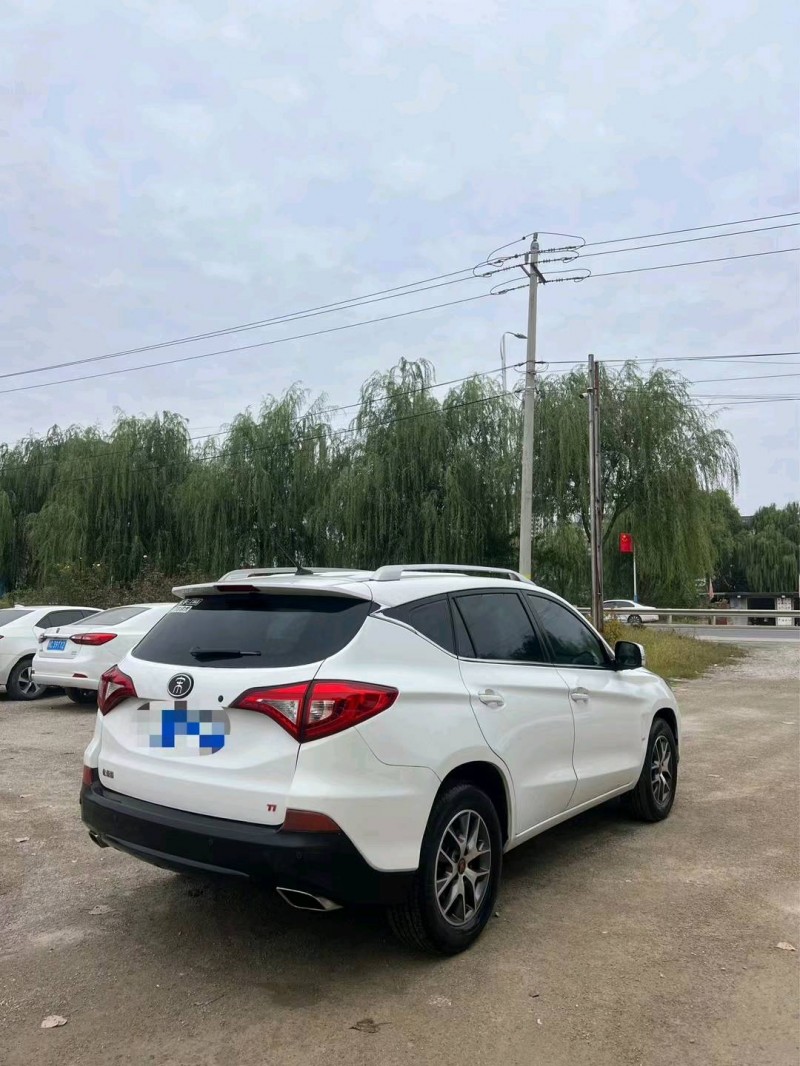 菏泽17年比亚迪宋8