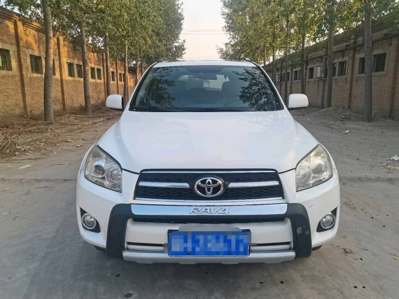 保定11年丰田RAV4荣放1