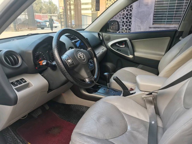 保定11年丰田RAV4荣放5