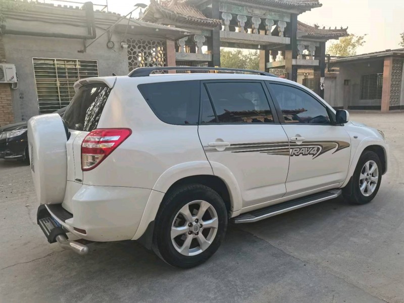 保定11年丰田RAV4荣放7