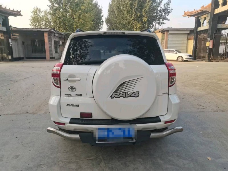 保定11年丰田RAV4荣放9